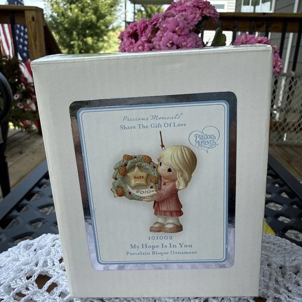 2009 Enesco Precious Moments Porcelain Ornament 